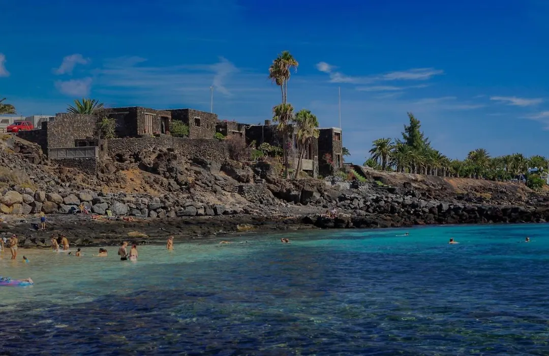 Casa Los Volcanes a primera línea del mar-1